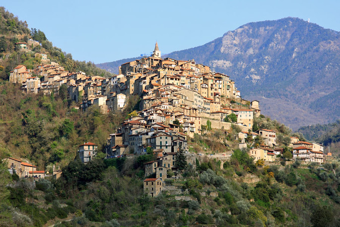 Apricale panorama, credit Awd.