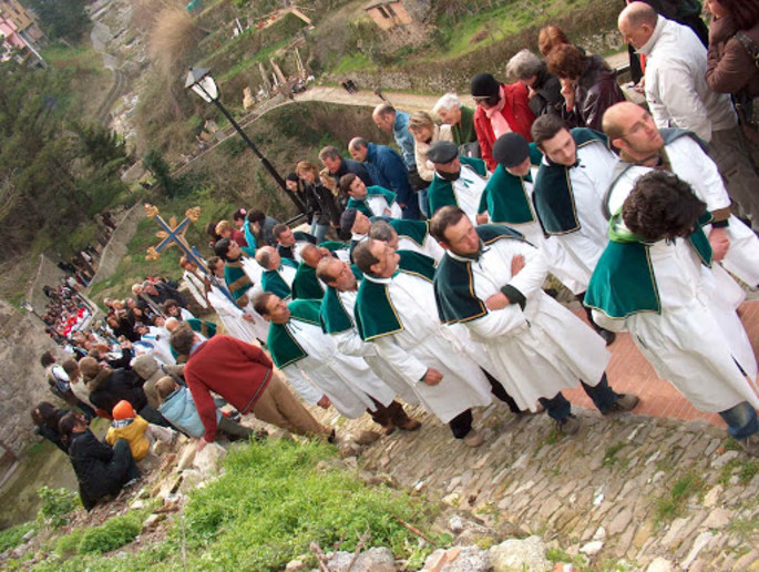Holy Week in Ceriana and Confraternities