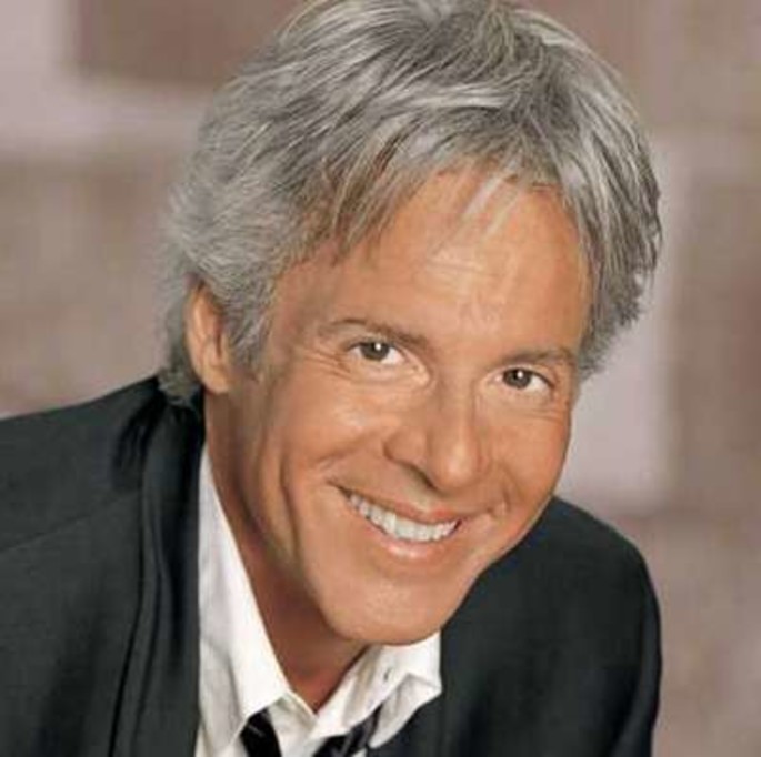 Claudio Baglioni for New’s Year Eve dinner show at Salle des Etoiles on December 31st