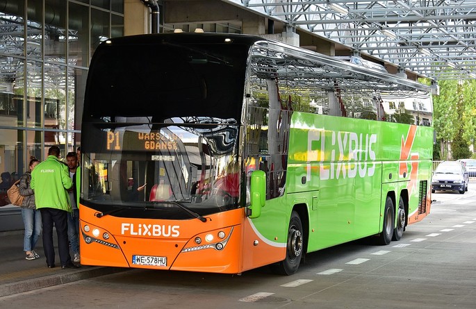 Flixbus ist in Ventimiglia angekommen: ein neuer Zwischenstopp auch in der Grenzstadt und Verbindungen zum benachbarten Frankreich