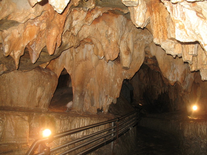 Toirano Caves: a journey into the depth of the earth