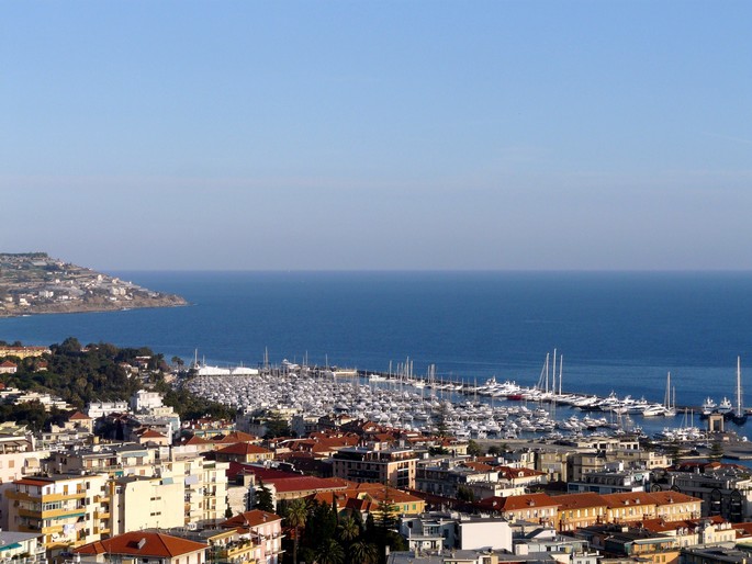 Photo by Davide Papalini / CC BY 3.0 Caption: San Remo