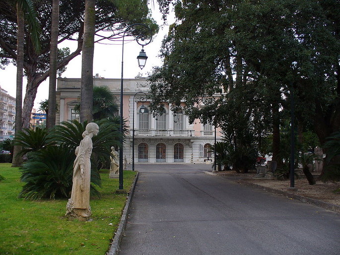 Carnolès Palace, credit Parisette