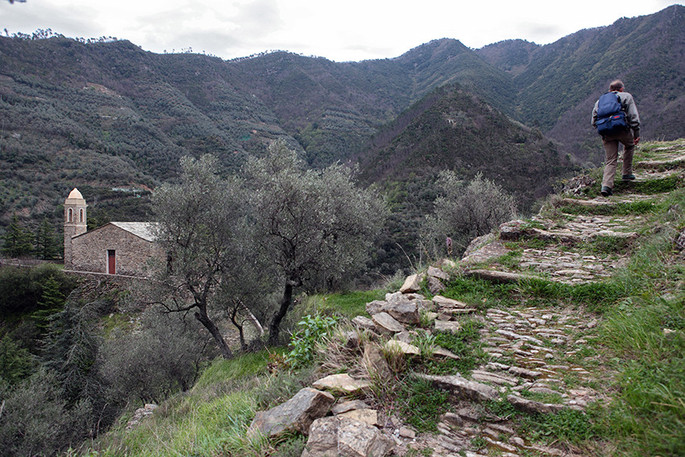 Badalucco: after a year the path that leads from San Nicolò to the Madonna della Neve is reborn.