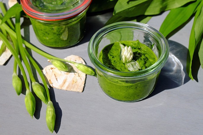 Wochenrezept: Echter genueser Pesto im Mörser gemacht