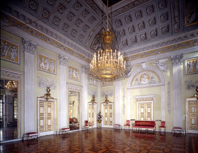 Discover Palazzo Reale at Genova, a noble residence, Savoy mansion