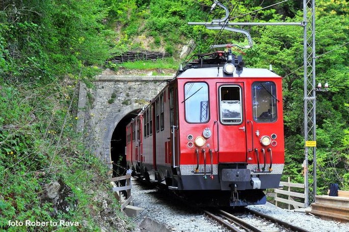 Историческая железная дорога  Genoa-Casella снова в действии!