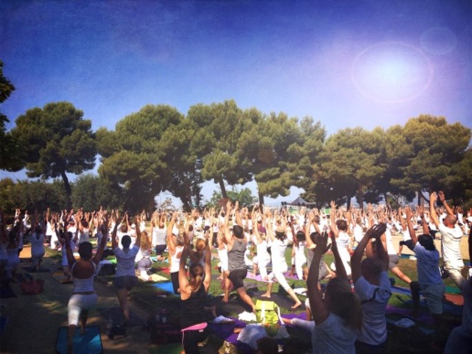 Международный день йоги в Ницце